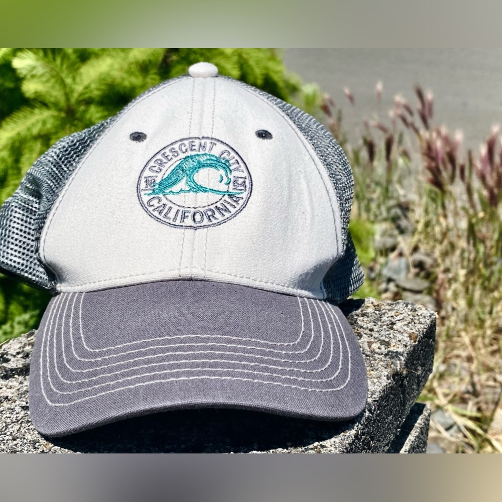 ⭐️Like New! 🧢 🌊Purchased from Crescent City, California Gift Shop!